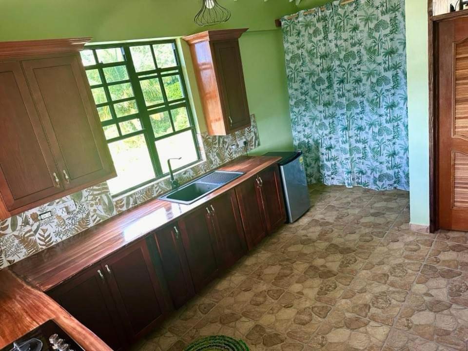 Orchid Resort Ltd Guillet ภายนอก รูปภาพ